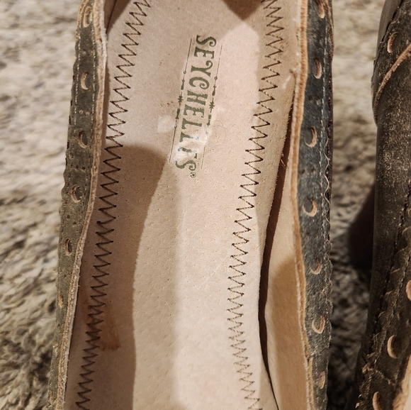 Seychelles round toe slip on heels distressed look olive green size 6 worn 1x - Picture 12 of 14